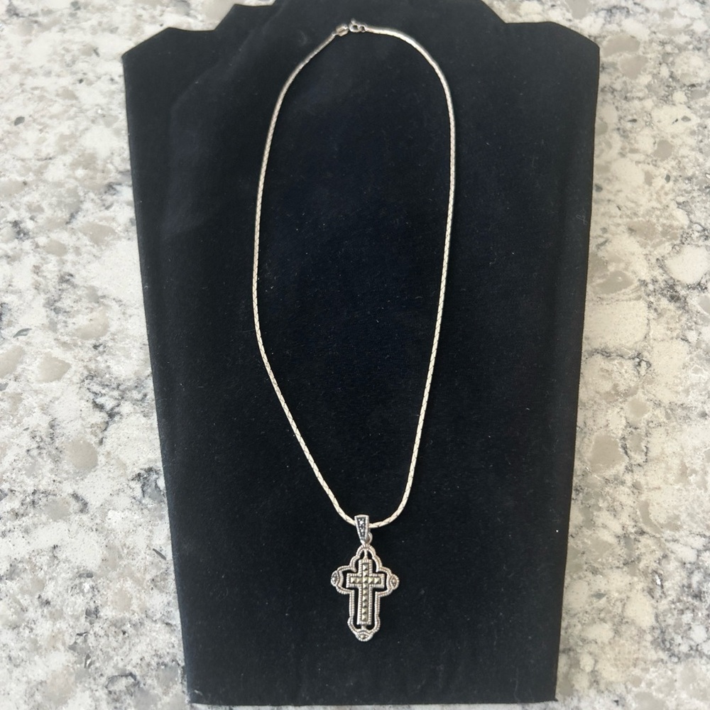 Sterling Silver 925 Italy 20”  Chain and Marcasite Cross Pendant Necklace